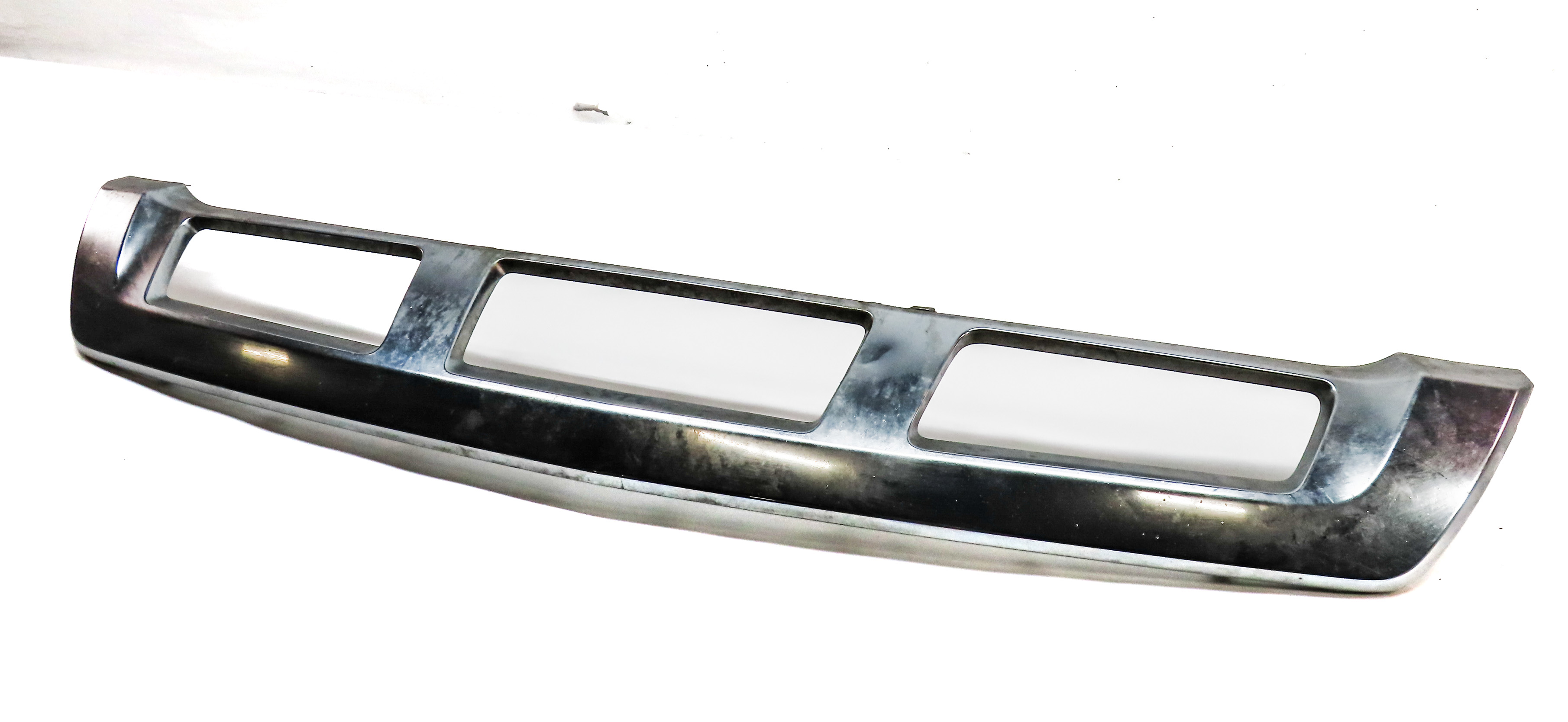 2014 MERCEDES GL450 (X166) FRONT LOWER BUMPER DIFFUSER SKID PANEL TRIM (CHROME) — exact item pictured